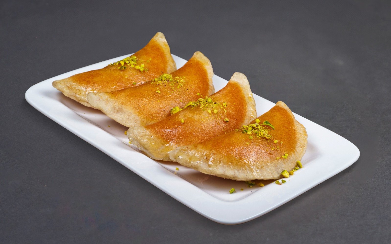 Qataif cheese / mixed nuts